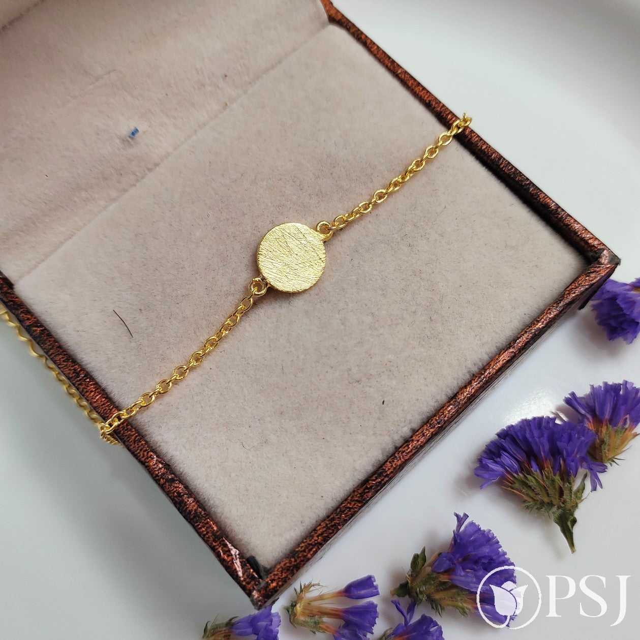 Striking Stylish 21k Gold Coin Bracelet – Andaaz Jewelers